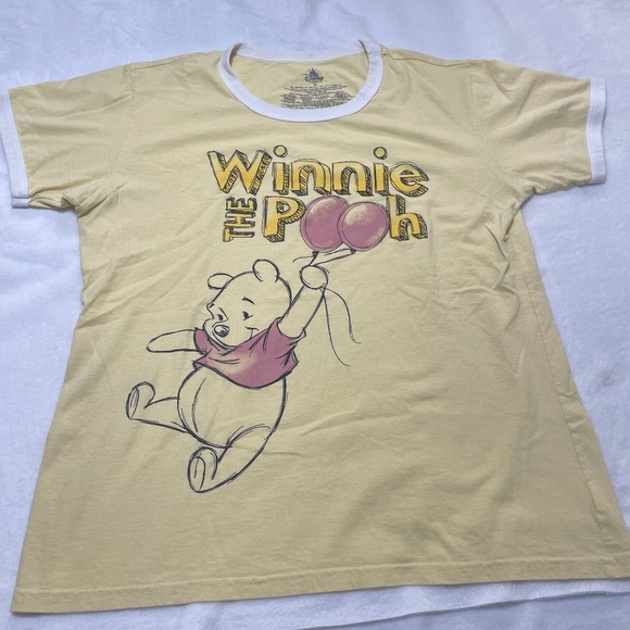 Vintage Winnie the Pooh Holding Balloons T-Shirt Yellow Size XL - Picture 1 of 7